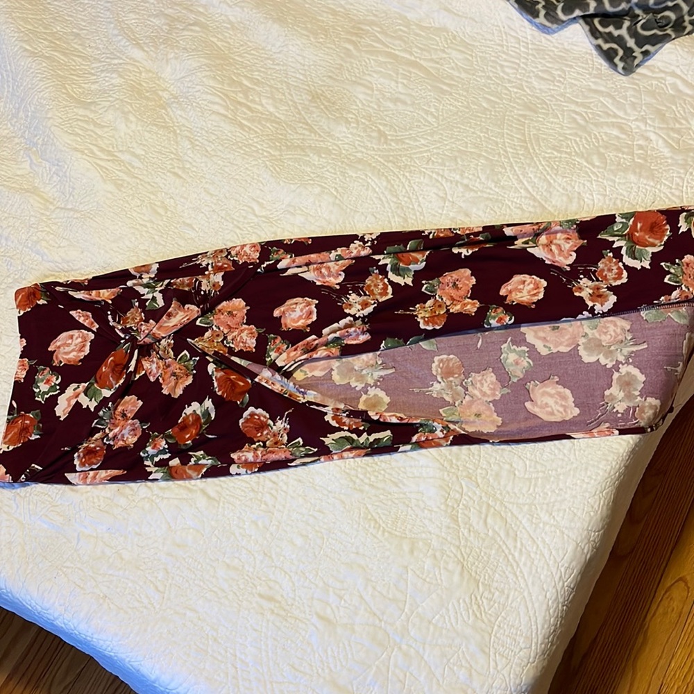 Flowers wrap skirt with slit up Side